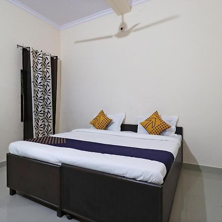 Spot On 61716 Rao Hotel Garhi Harsaru Εξωτερικό φωτογραφία