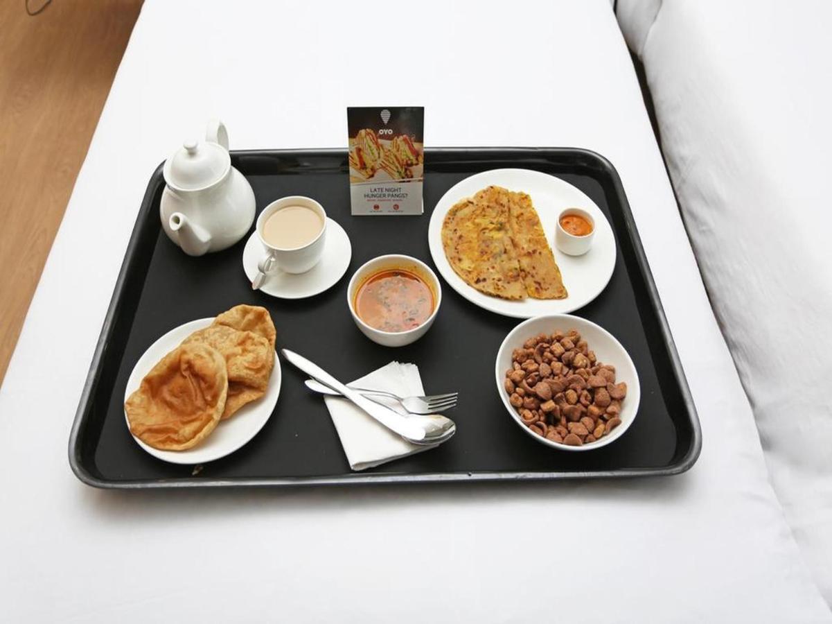 Spot On 61716 Rao Hotel Garhi Harsaru Εξωτερικό φωτογραφία