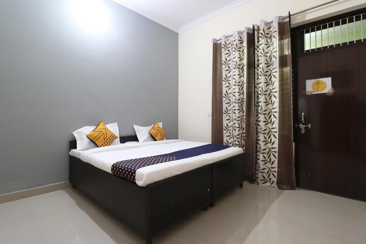 Spot On 61716 Rao Hotel Garhi Harsaru Εξωτερικό φωτογραφία