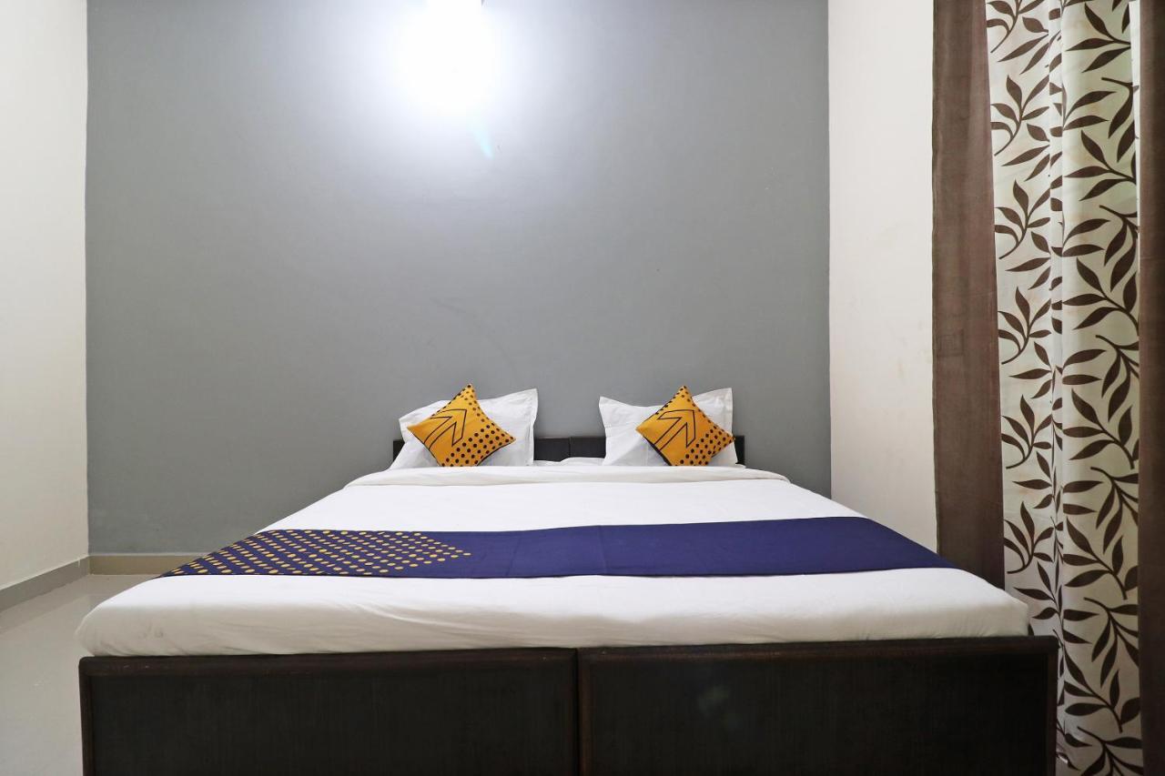 Spot On 61716 Rao Hotel Garhi Harsaru Εξωτερικό φωτογραφία